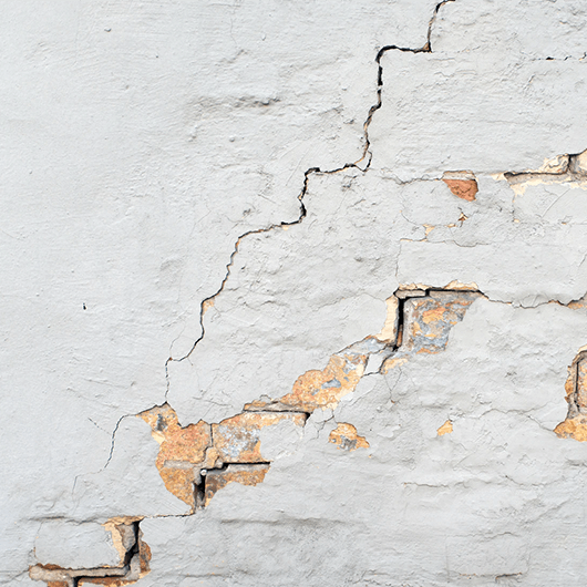 Wall cracks : What causes them and what to do with them?