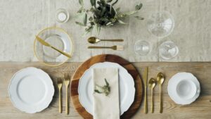 How to set a table properly: casual and formal meals